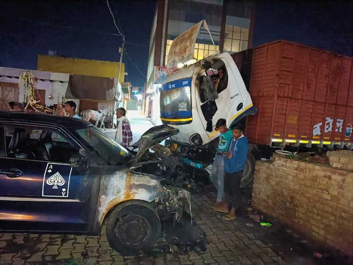 जेवर : थोरा में मोमोज चाऊमीन की ठेली पर लगे सिलेन्डर में लगी आग, दुकानदार झुलसा